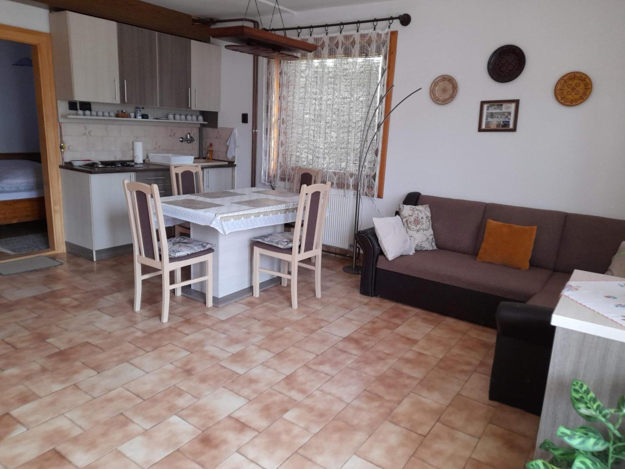 Harmonia Vendeghaz 100 Meterre Az Igali Gyogyfuerdotol Apartment Екстериор снимка